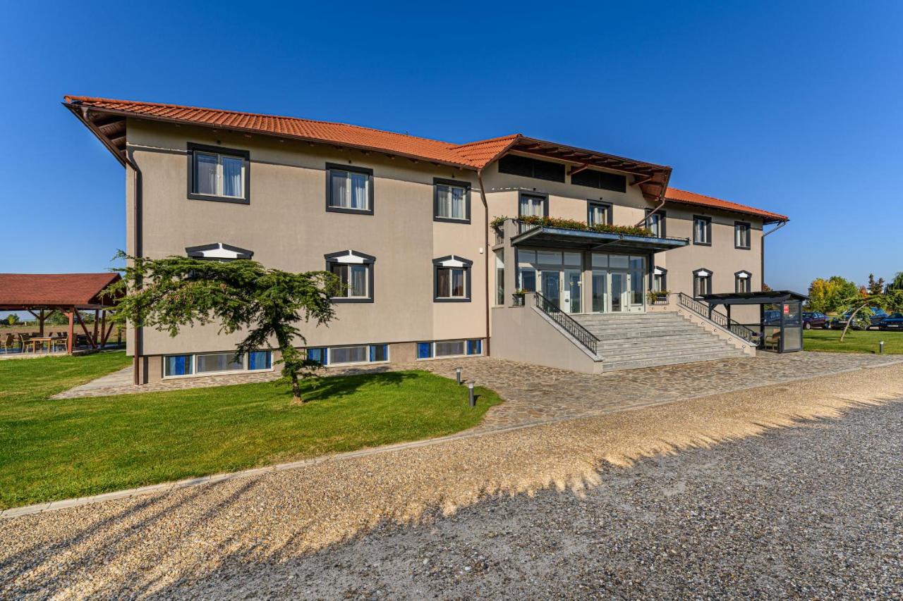 Stejarii Resort Ineu  Dış mekan fotoğraf